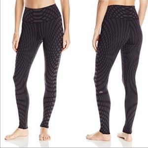 M Alo Yoga Airbrush full leggings BLACK  Arches